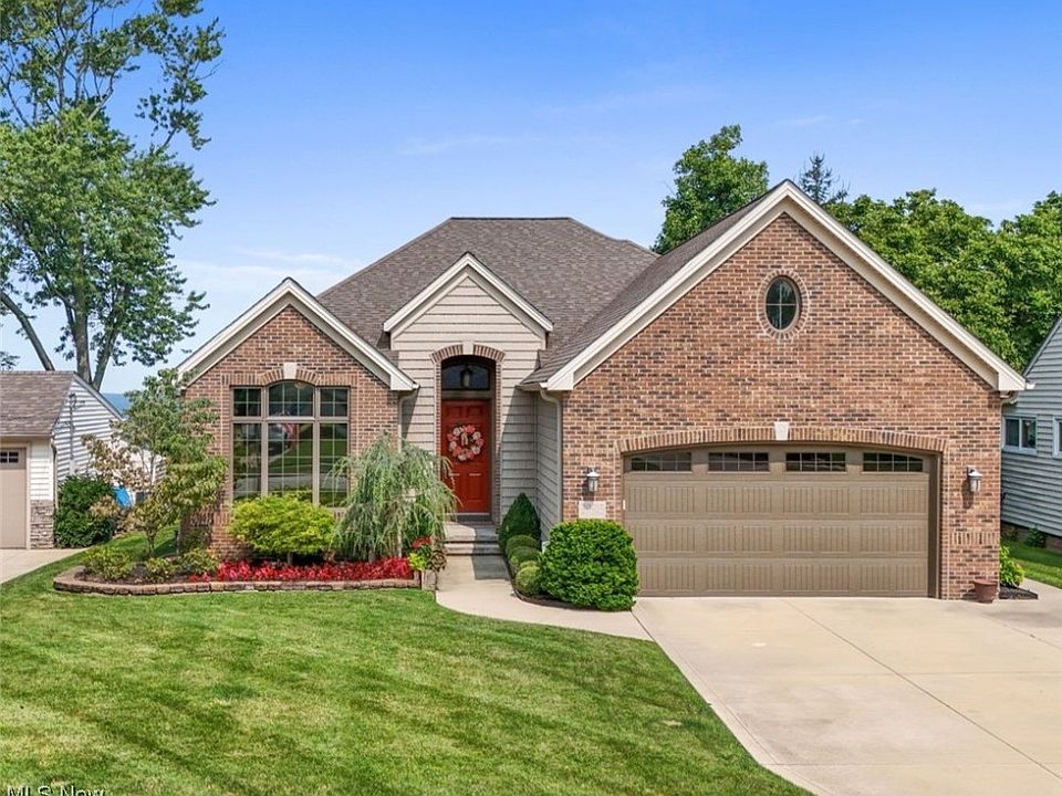 1st image of 29615 Cresthaven Dr