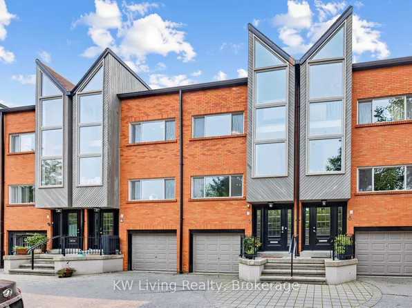 155 Woodbine Ave #Townhouse 7, Toronto, ON M4L 3P1