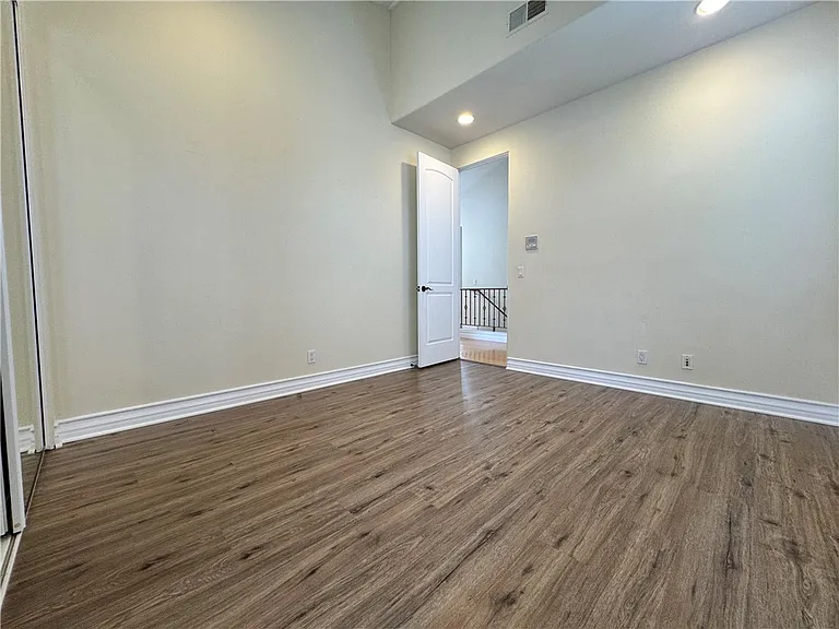 1001 Sartori Ave — Photo 14