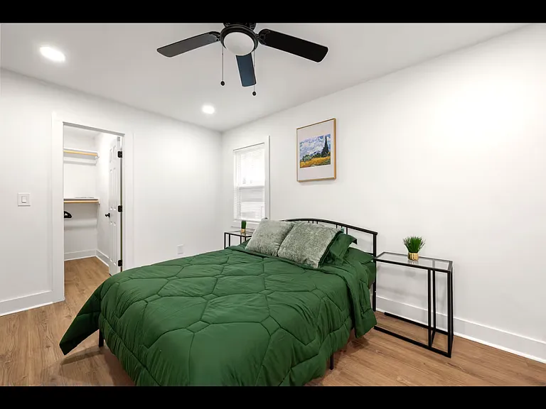 2484 Calvin Ave — Photo 10
