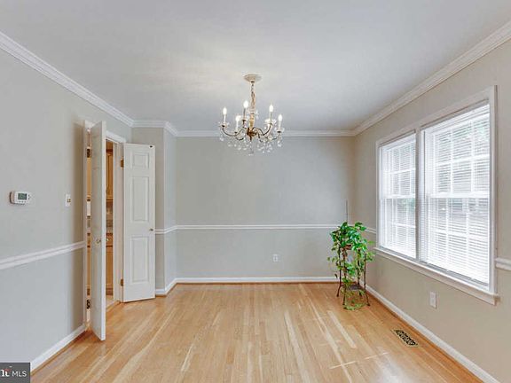 3rd image of 1563 Bruton Ct