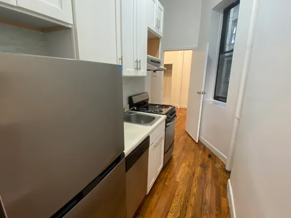 223 East 32nd Street image 9 of 14