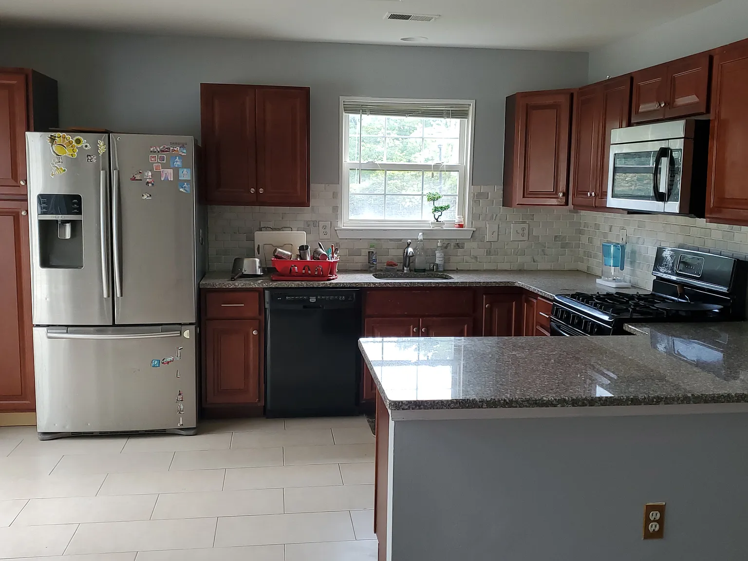 3 bed, 2.5 bath, 1960 sqft, $3,750 — Photo 4