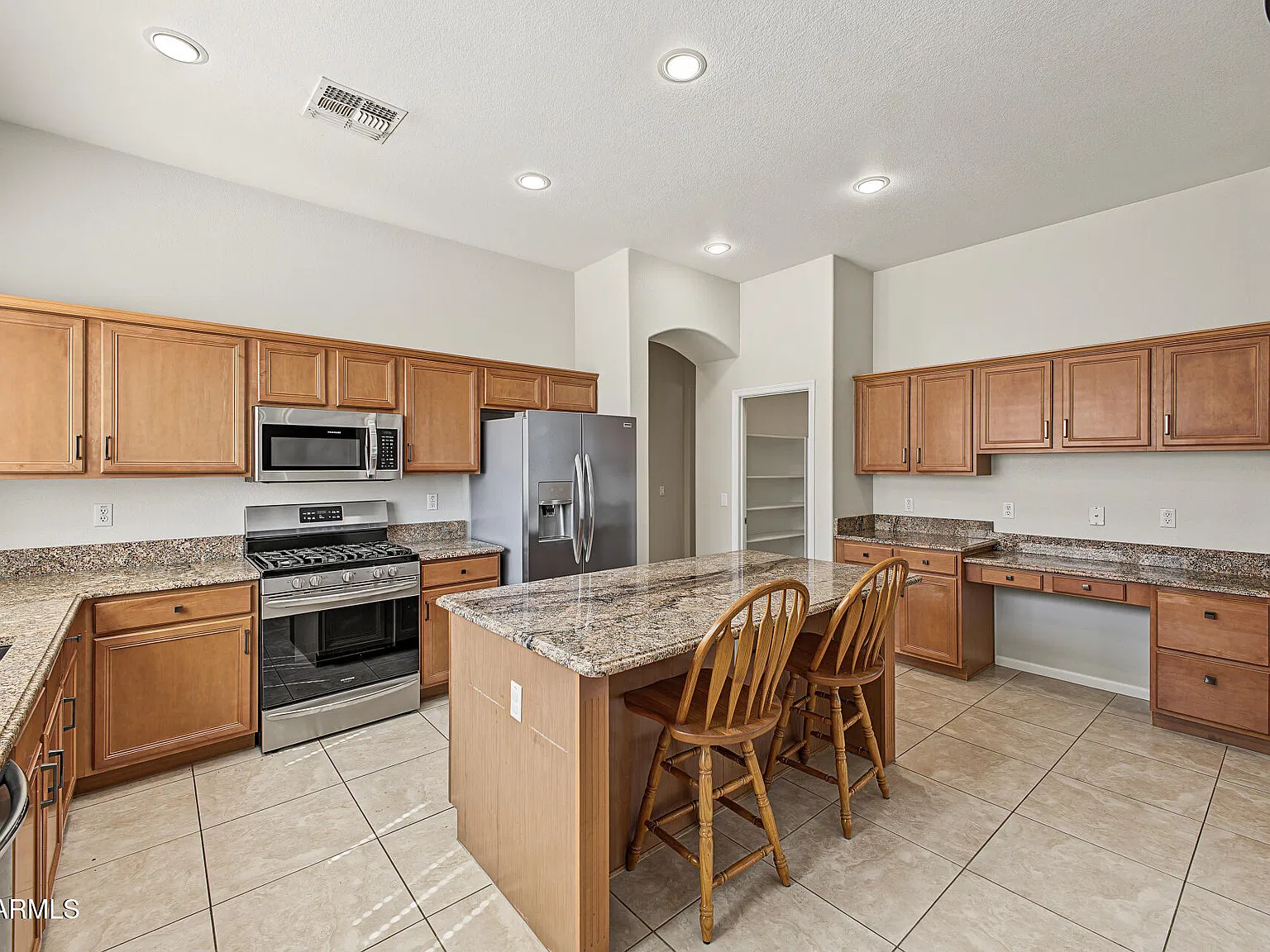 4 bed, 2.5 bath, 2946 sqft, $2,994 — Photo 3