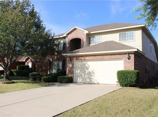 2744 N Hampton Dr, Grand Prairie, TX 75052