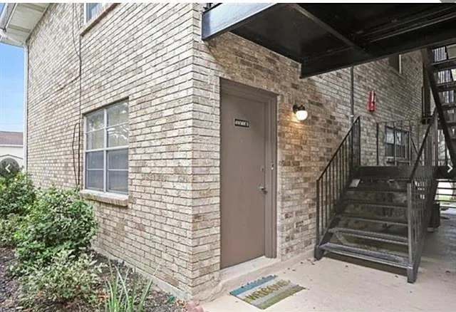 4401 Yale St #B — Photo 2