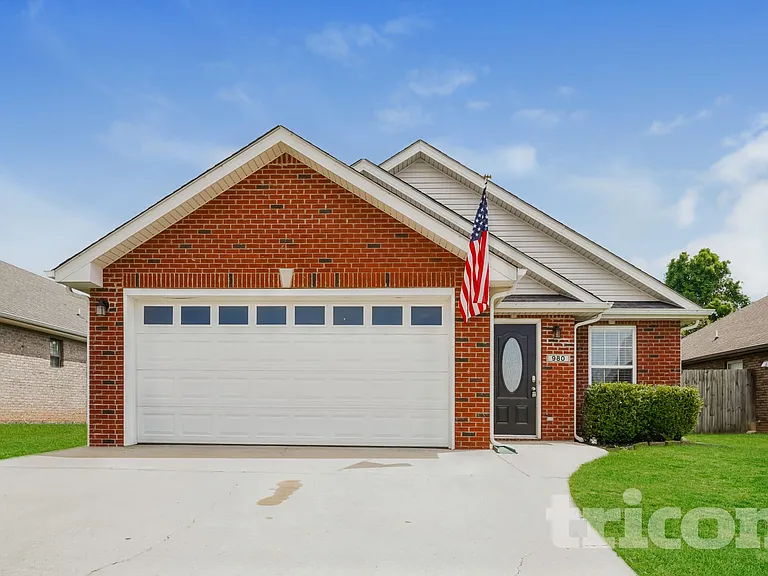 980 Culverson Ct — Photo 1