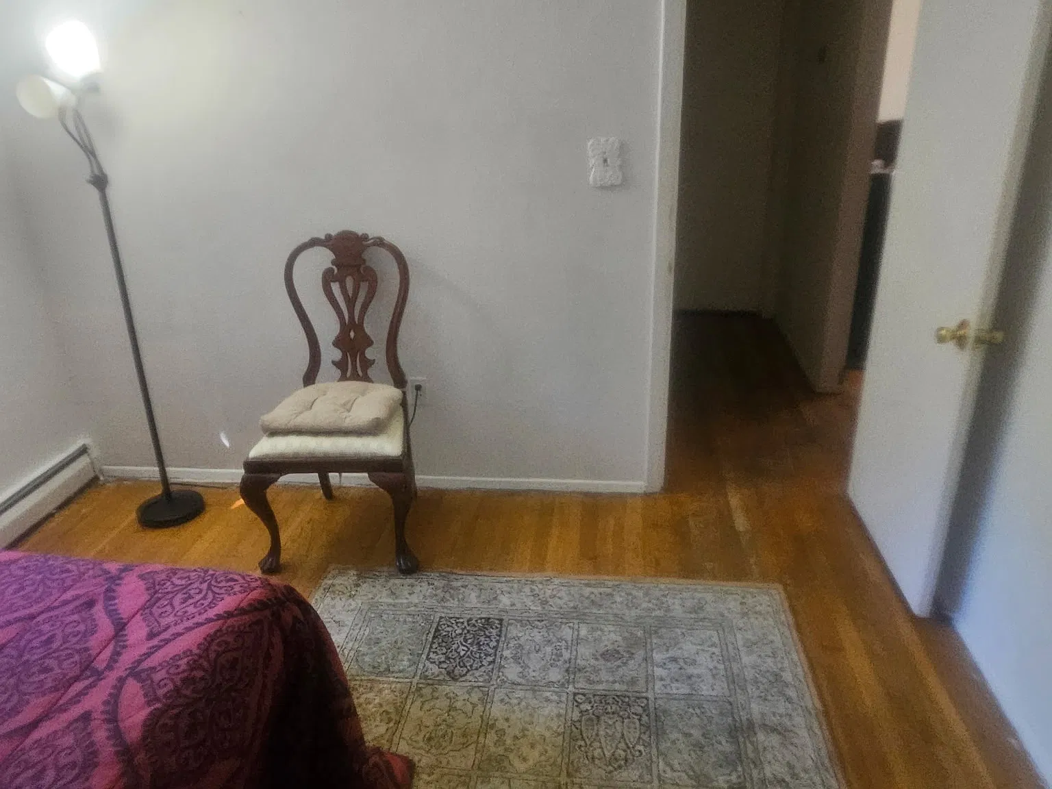 6 bed, 1087 sqft, $700 — Photo 2