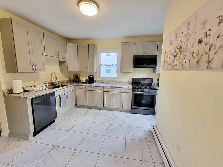 58 Bowdoin Ave #2F — Photo 10