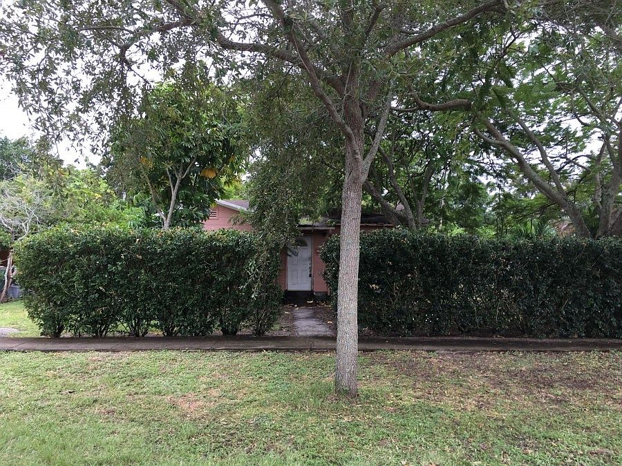 1st image of 920 NW 124th St