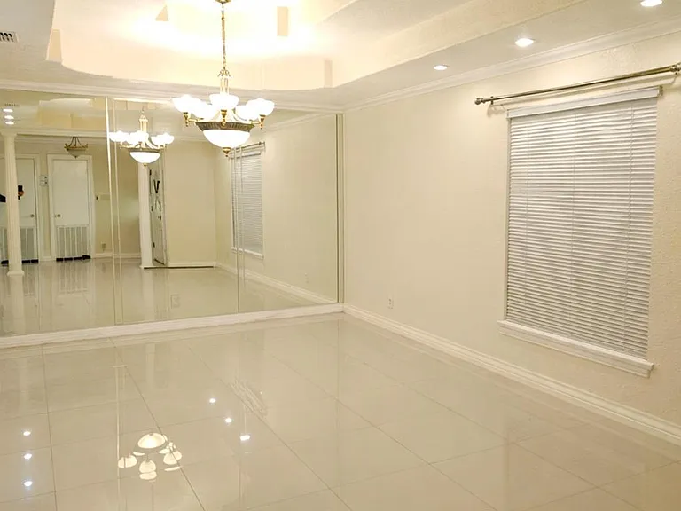 45 Westchester Cir — Photo 3
