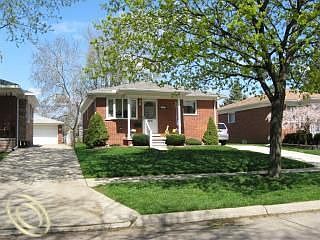 1st image of 654 Riverbank St