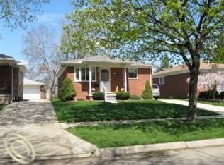 654 Riverbank St, Lincoln Park, MI 48146