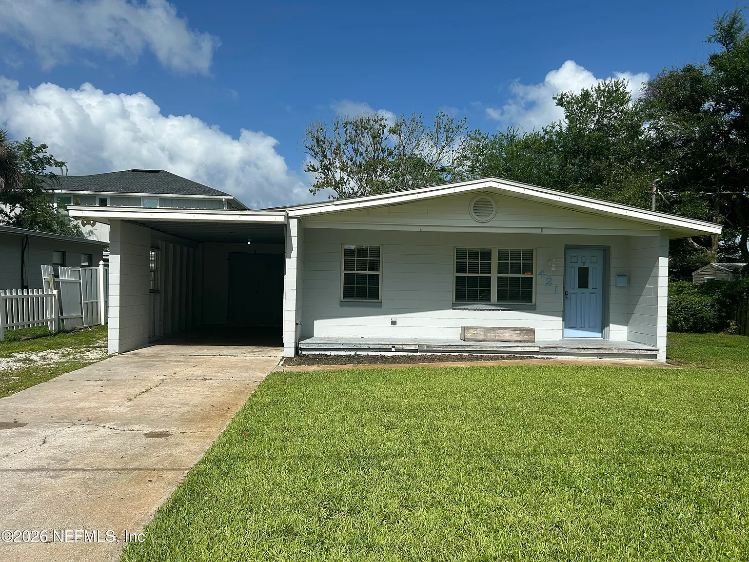 3 bed, 1.0 bath, 975 sqft, $2,300 — Photo 1