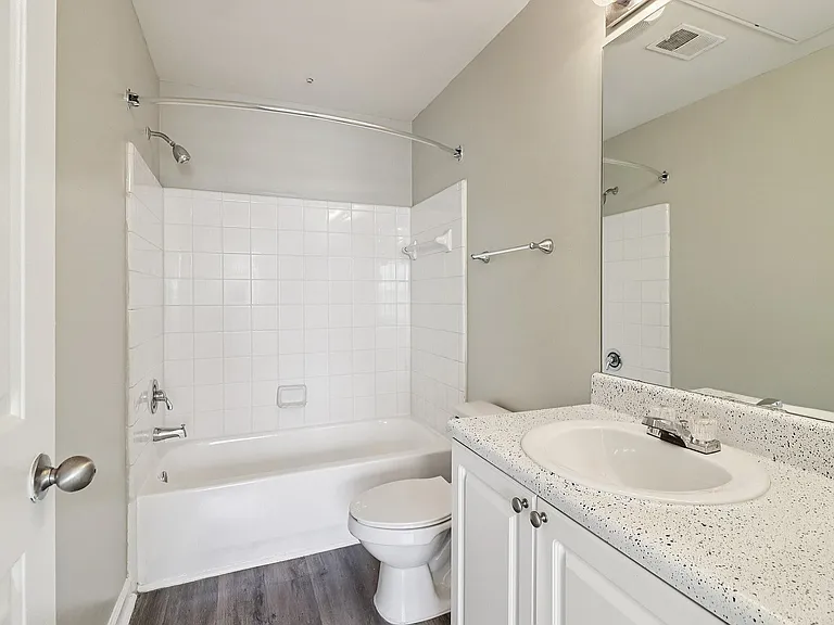61-web-or-mls-3507 Redwine Rd Unit 3701-S1810-031