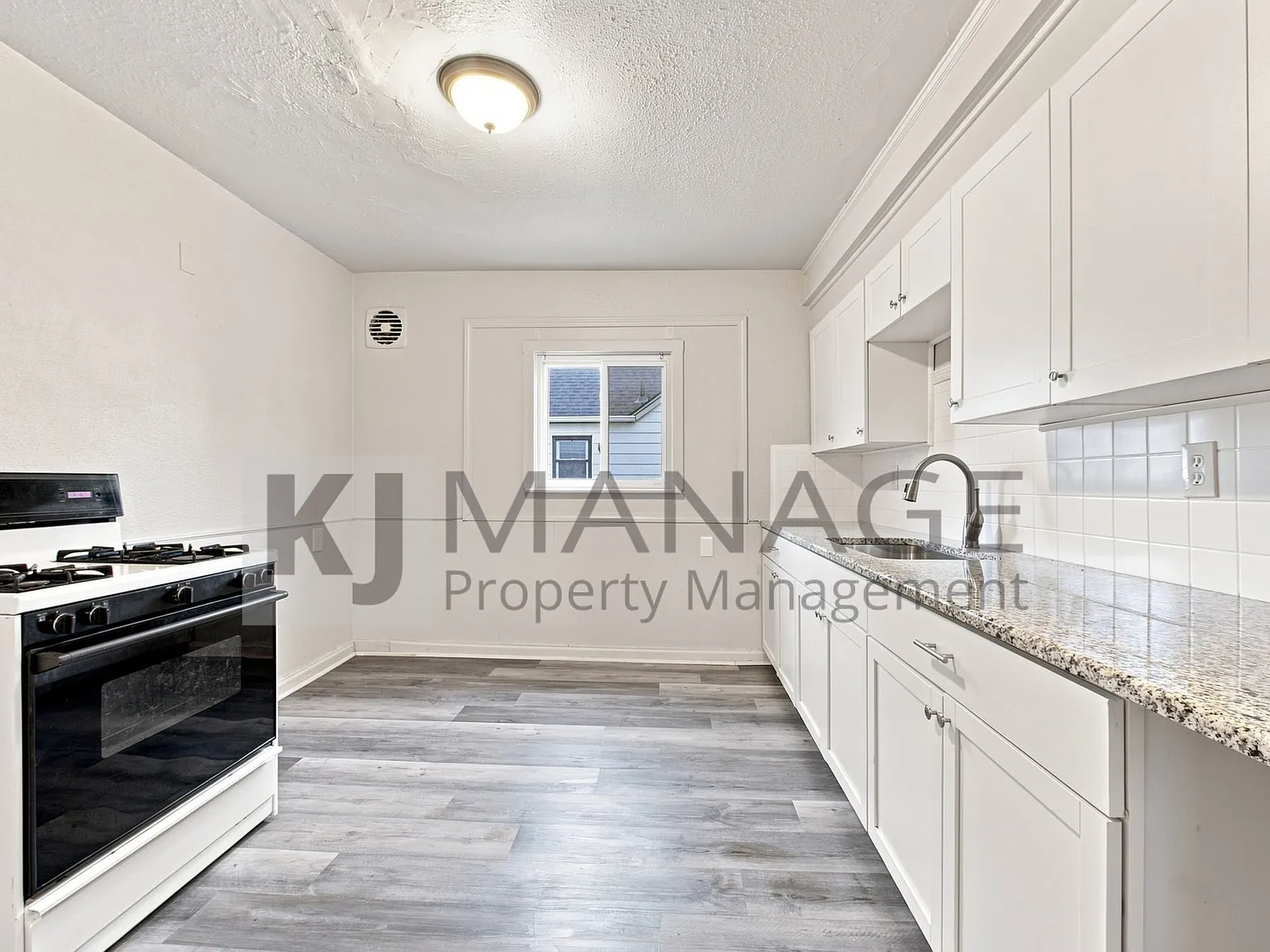 4 bed, 1406 sqft, $1,450 — Photo 2
