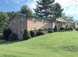 386 Cloverdale Ln, Wilkesboro, NC 28697