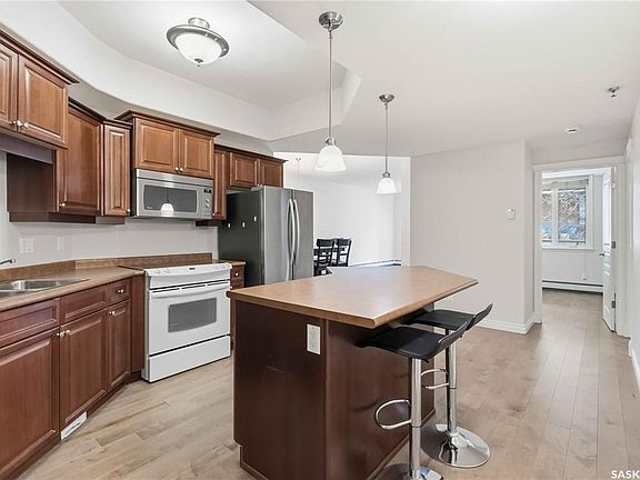 5th image of UNIT 112-619 Saskatchewan CRESCENT W