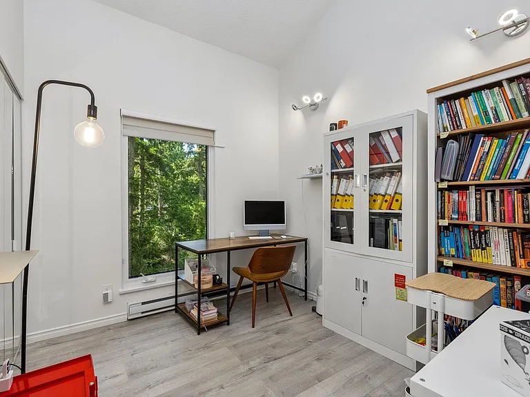 5620 Larson Pl — Photo 25