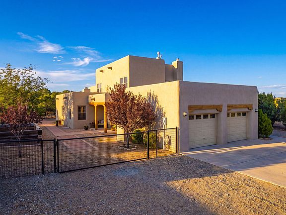 2nd image of 1 Cactus Ranch Ln