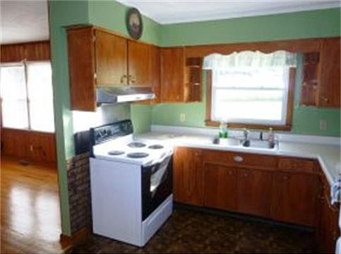 4th image of 151 Eidson Ln