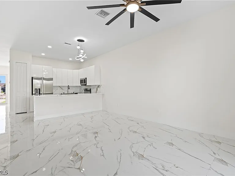 430 Petite Ave — Photo 42