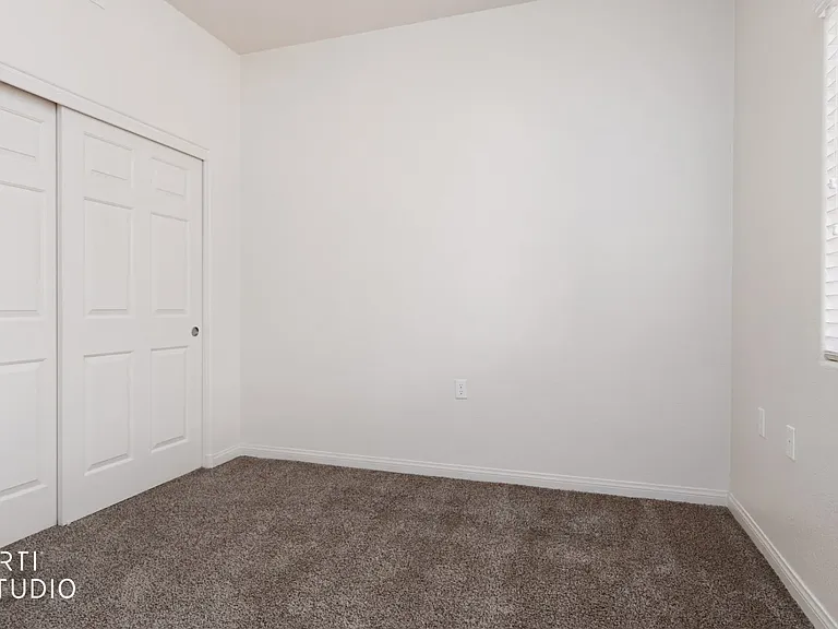 400 Hillside Dr #723 — Photo 14