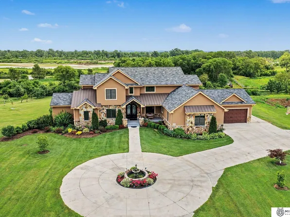 1520 Provencal Cir, Yutan, NE 68073