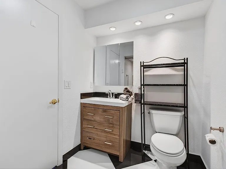 6105 Via Laguna Ln — Photo 37