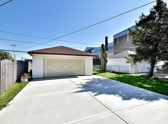 5th image of 4509 N Oriole Ave