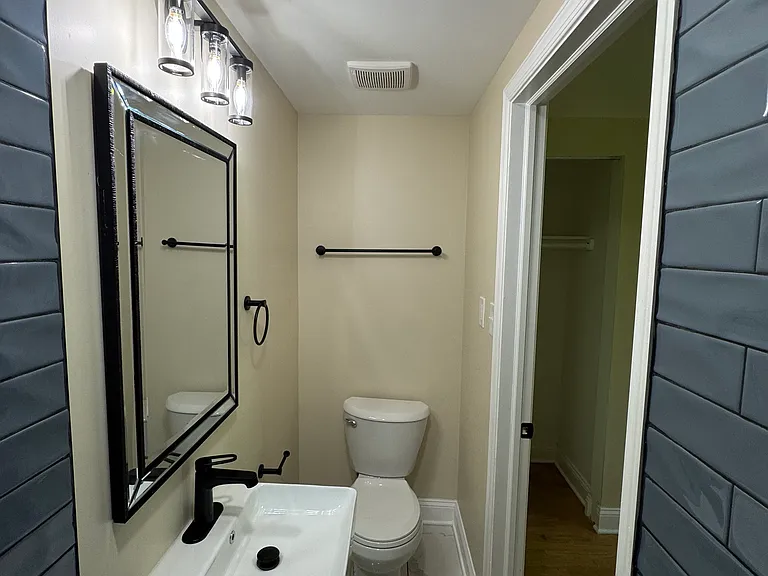 2427 Wythe Ave — Photo 33