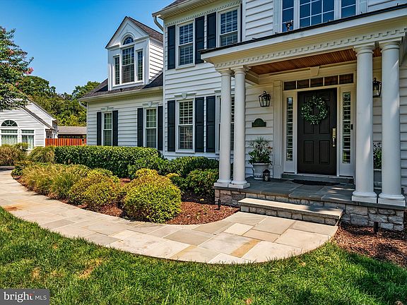 3rd image of 1 Fordham Ct