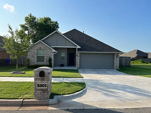 2005 Jackson Dr Photo 1