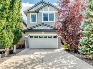 144 N Pantego Close NW, Calgary, AB T3K0K2