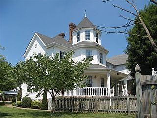 1st image of 416 Pennsylvania Ave