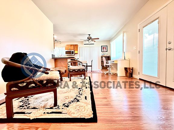 3rd image of 2323 E Manoa Rd