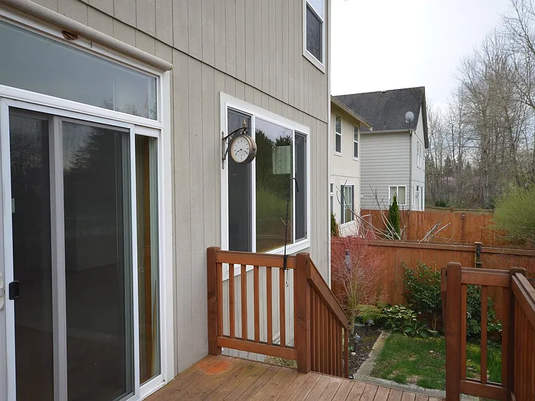 259 Whitman Pl NE — Photo 2