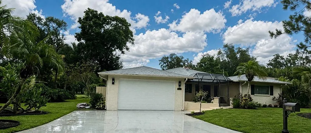 3 bed, 2.0 bath, 2196 sqft, $3,500 — Photo 2