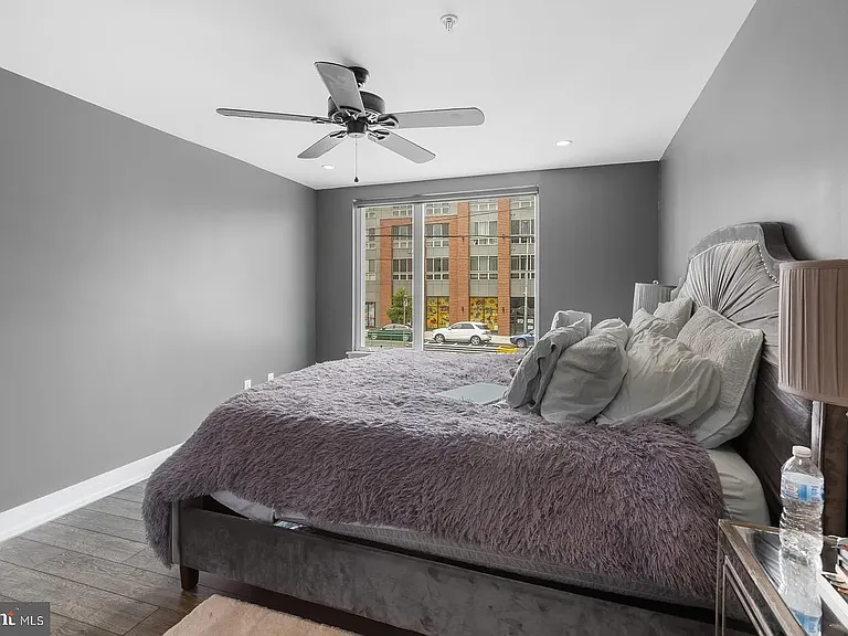 512 E Girard Ave #201 — Photo 15