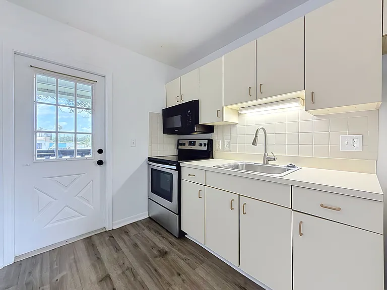5597 67th Ave N #423 — Photo 9