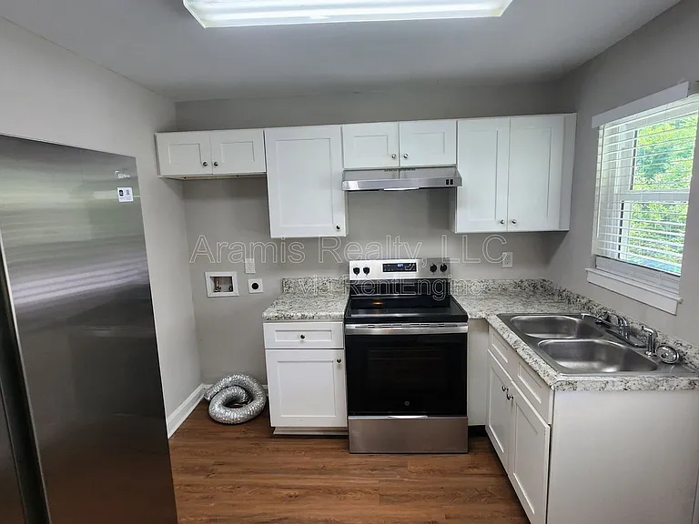 2043 Chicago Ave NW — Photo 4