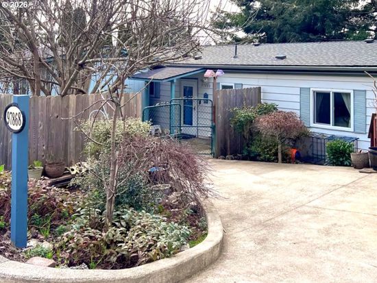 97868 Harbor View Cir, Brookings, OR 97415