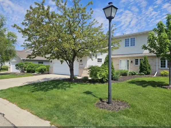 1522 River Pines Dr, Green Bay, WI 54311