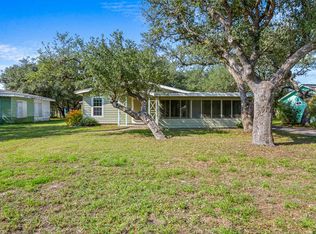 1421 S Mathis St, Rockport, TX 78382