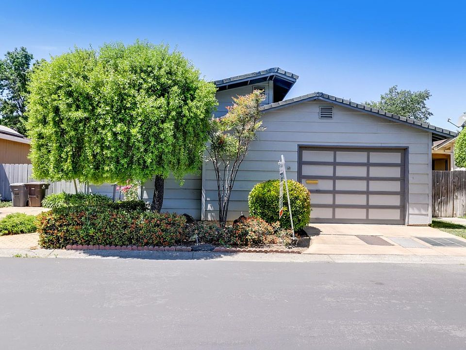 1st image of 207 Leisure Dr #207