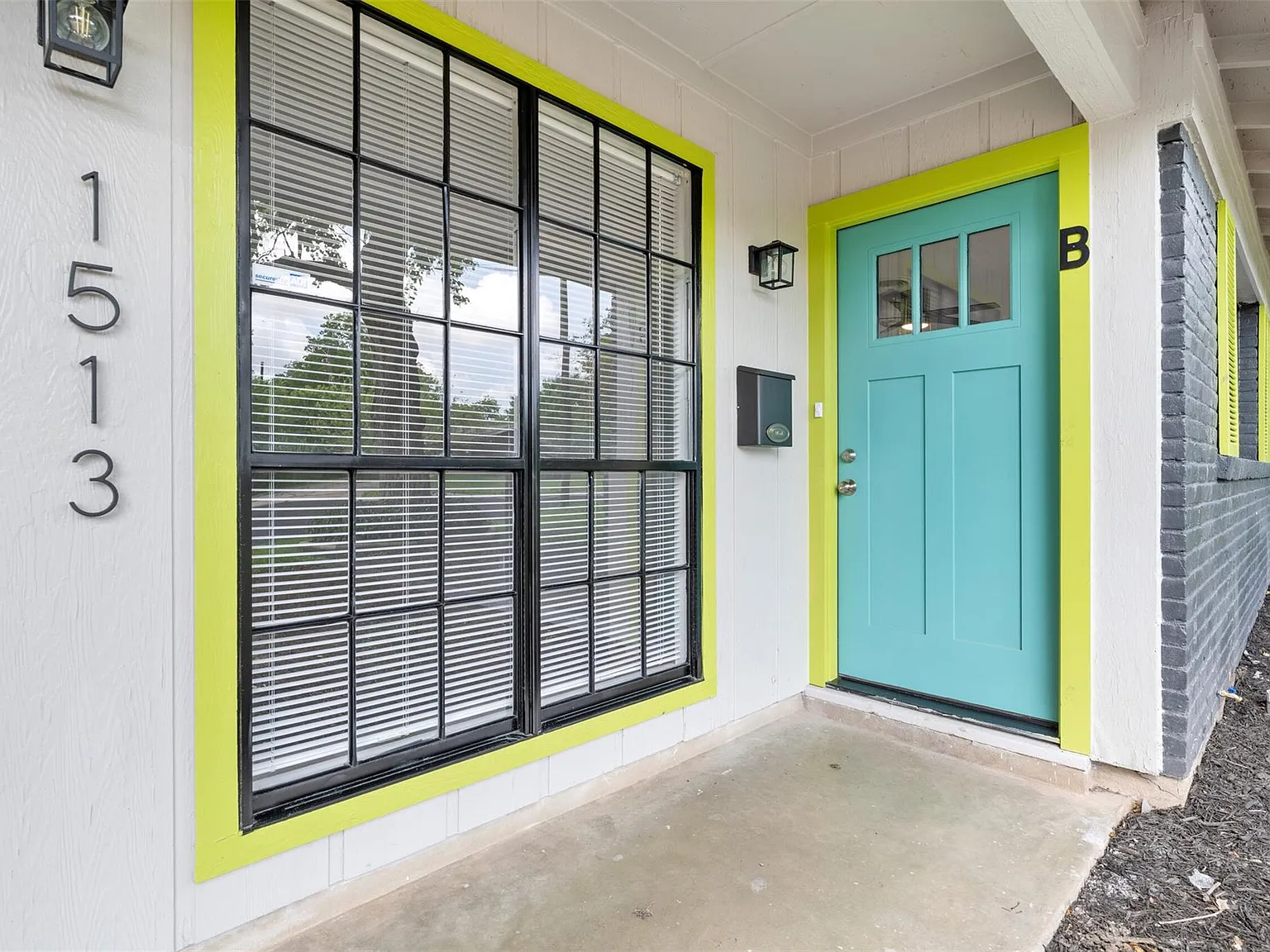2 bed, 1.0 bath, 743 sqft, $1,595 — Photo 2