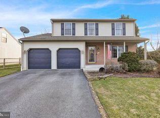 3414 Mohegan Dr, Sinking Spring, PA 19608