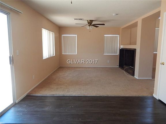 3rd image of 722 Peach Coral St