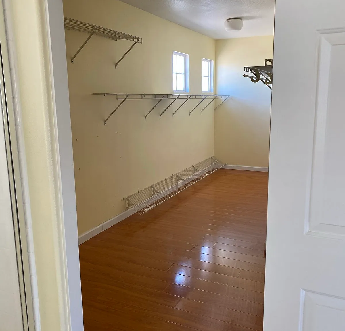 4 bed, 2242 sqft, $3,250 — Photo 3