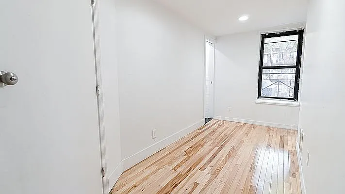 Rented by Camelot Realty Group | media 18